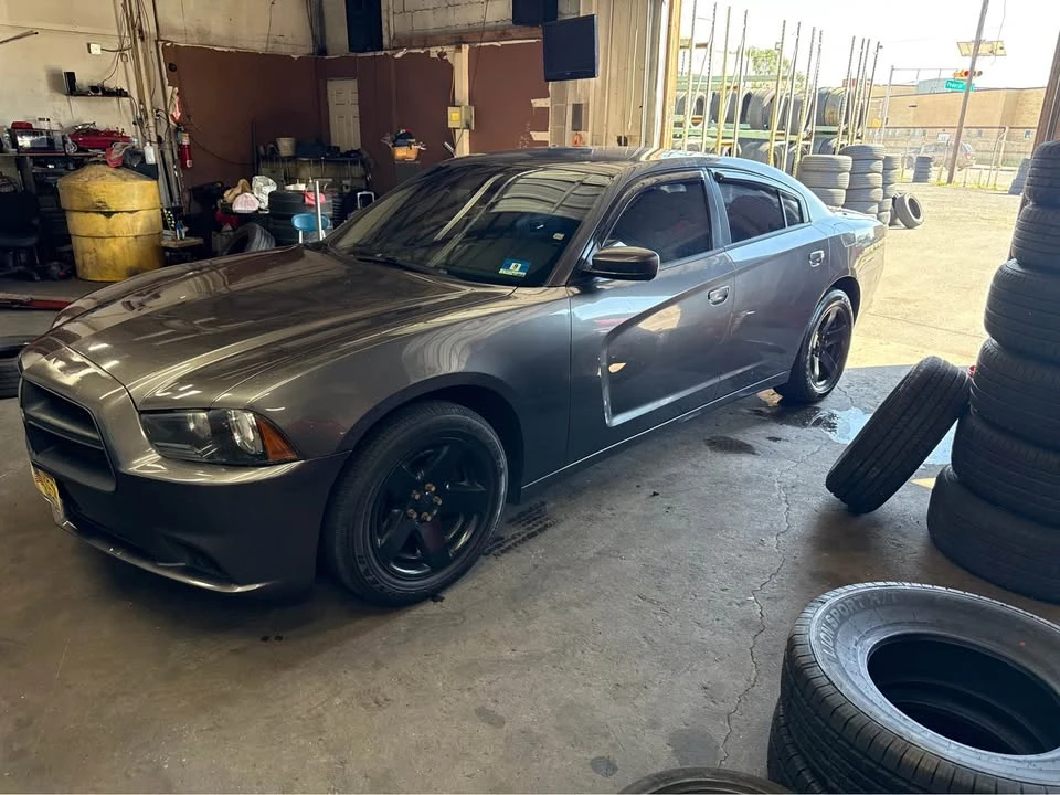 2013 Dodge Charger 7th Gen - Image 4 of 11