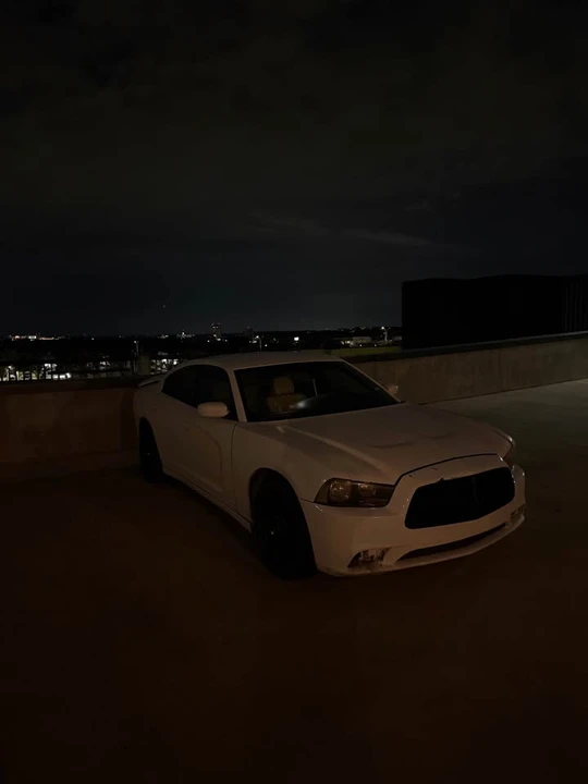 2013 Dodge Charger 7th Gen - Image 2 of 5