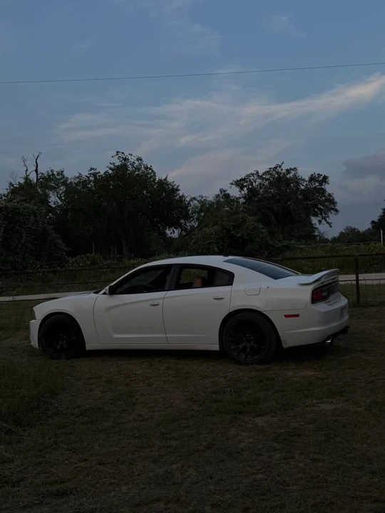 2013 Dodge Charger 7th Gen - Image 4 of 5