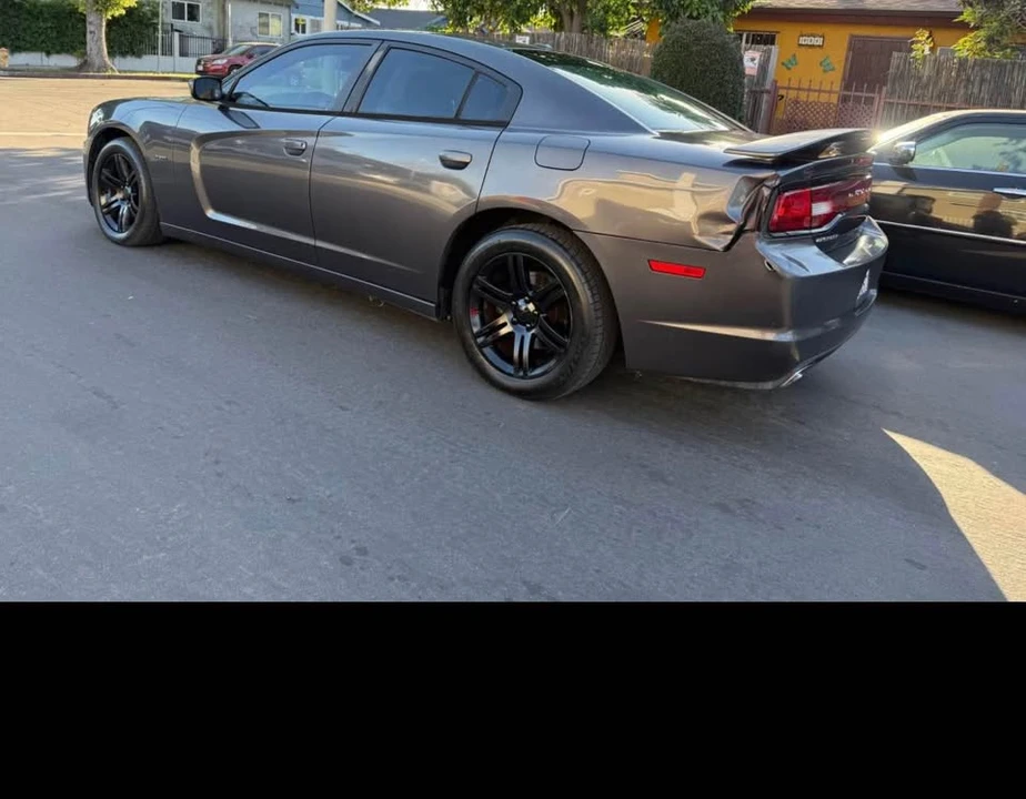 2013 Dodge Charger 7th Gen - Image 3 of 12