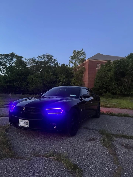 2013 Dodge Charger 7th Gen - Image 2 of 8