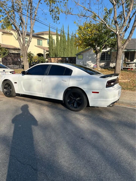2013 Dodge Charger 7th Gen - Image 2 of 4