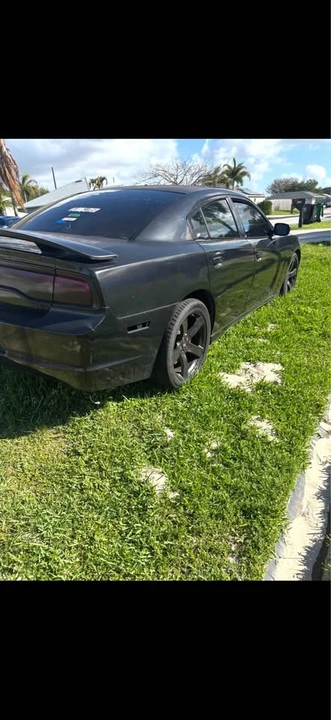 2013 Dodge Charger 7th Gen - Image 4 of 4