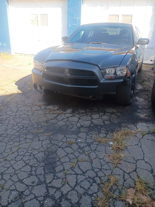 2013 Dodge Charger 7th Gen - Image 2 of 4