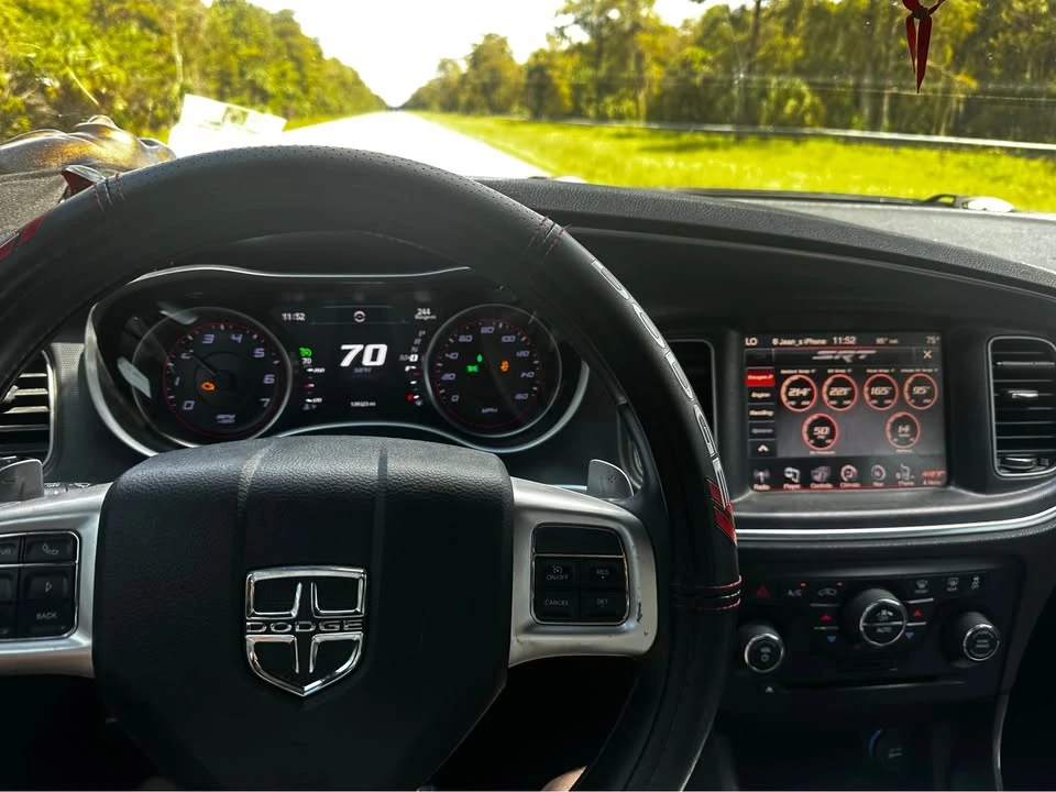 2013 Dodge Charger 7th Gen - Image 5 of 12