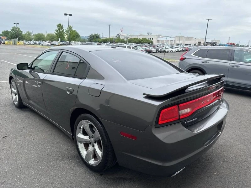 2013 Dodge Charger 7th Gen - Image 9 of 12