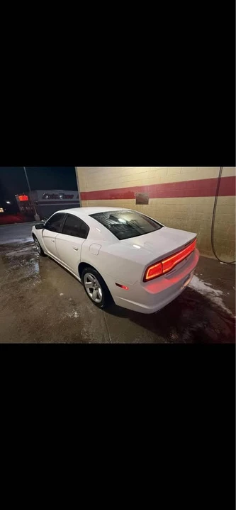 2013 Dodge Charger 7th Gen - Image 9 of 14