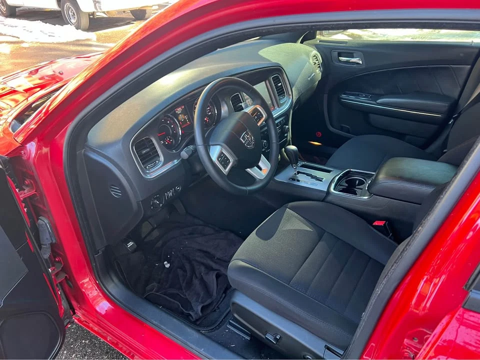 2013 Dodge Charger 7th Gen - Image 4 of 10