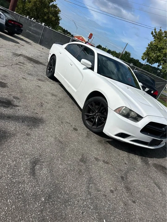 2013 Dodge Charger 7th Gen - Image 3 of 5