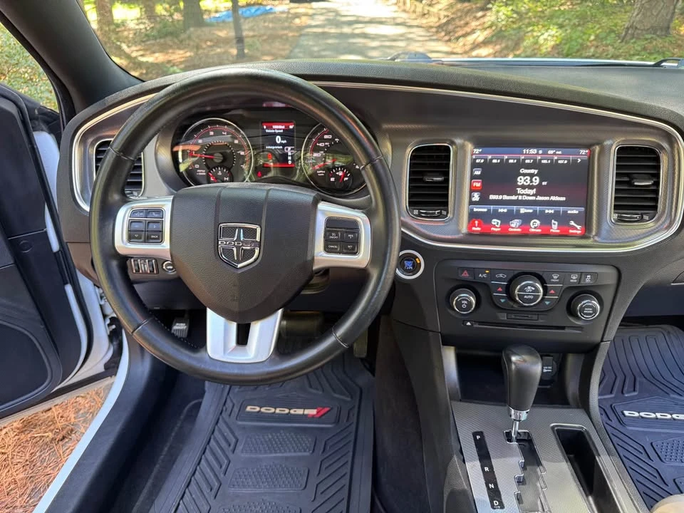 2013 Dodge Charger 7th Gen - Image 9 of 18
