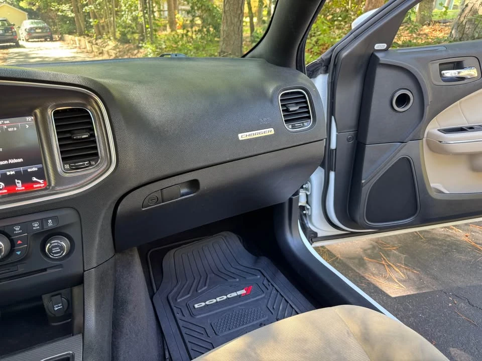 2013 Dodge Charger 7th Gen - Image 14 of 18