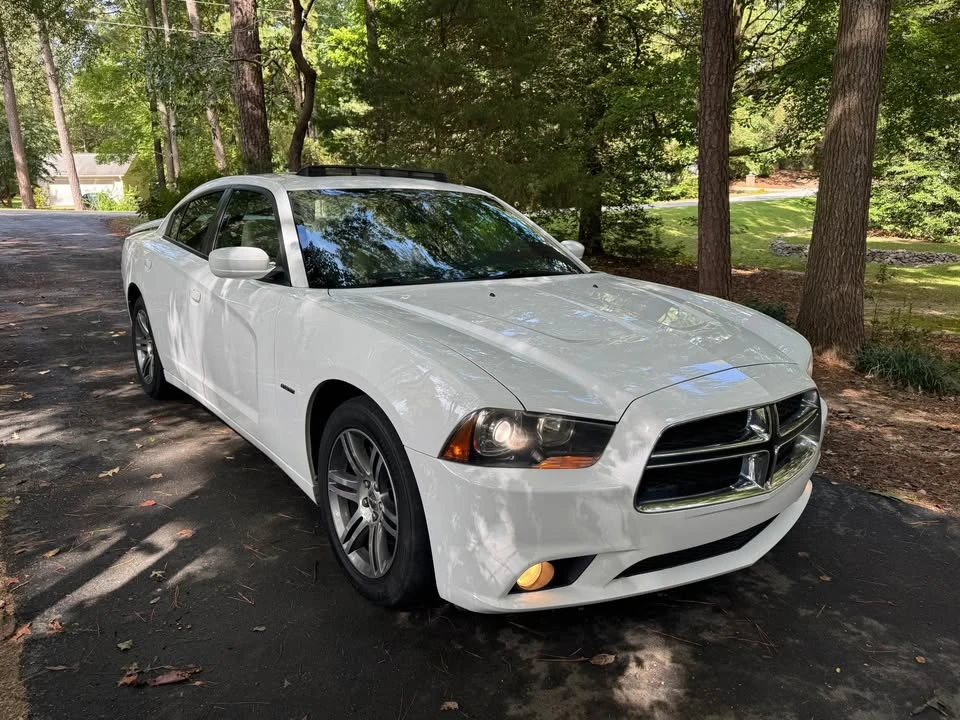 2013 Dodge Charger 7th Gen - Image 2 of 18