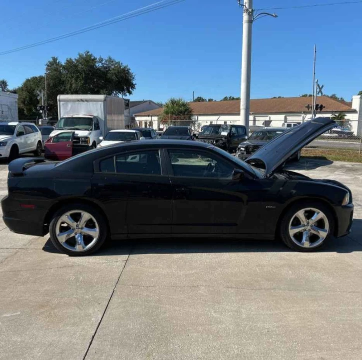 2013 Dodge Charger 7th Gen - Image 5 of 16