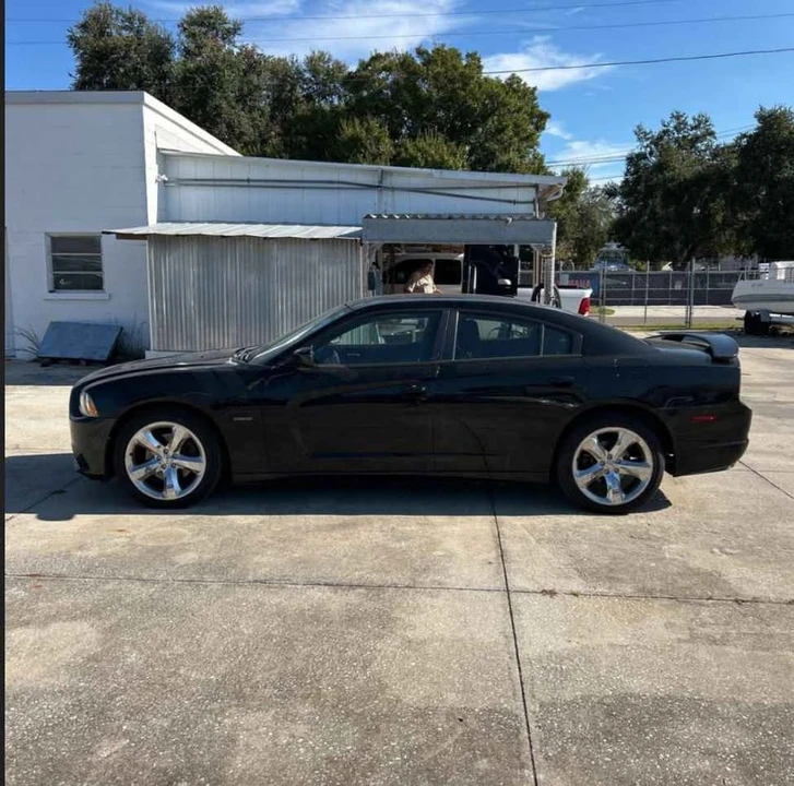 2013 Dodge Charger 7th Gen - Image 4 of 16