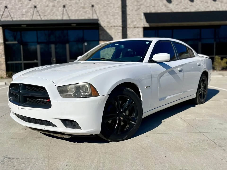 2013 Dodge Charger 7th Gen - Image 2 of 20