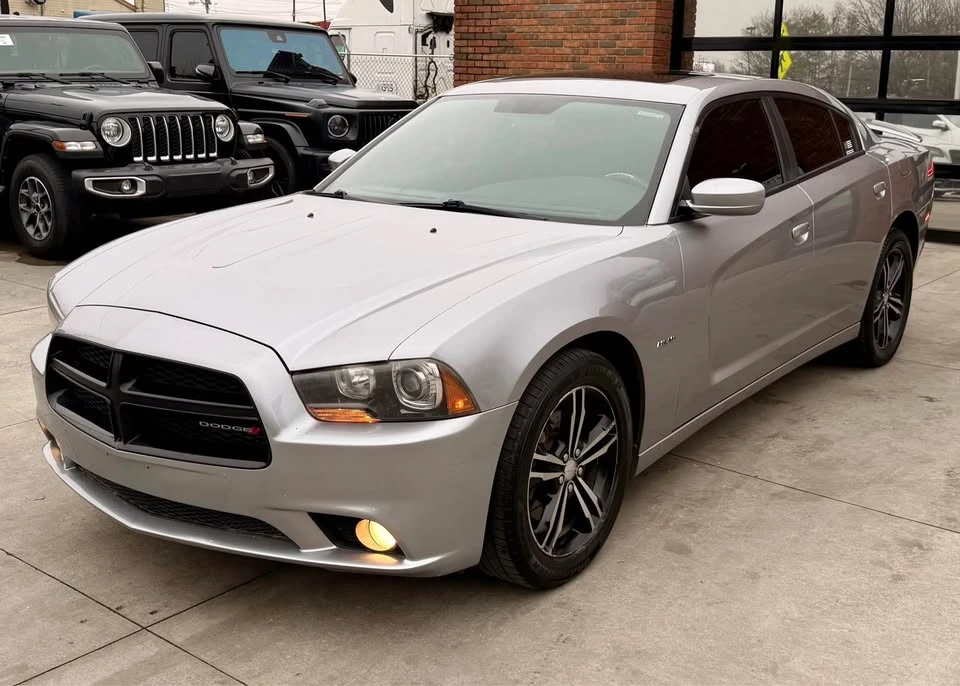 2013 Dodge Charger 7th Gen - Image 2 of 13