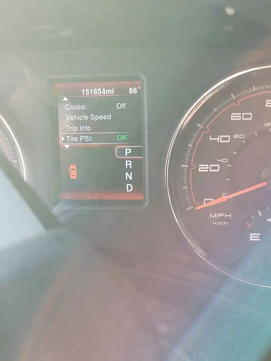 2013 Dodge Charger 7th Gen - Image 5 of 9