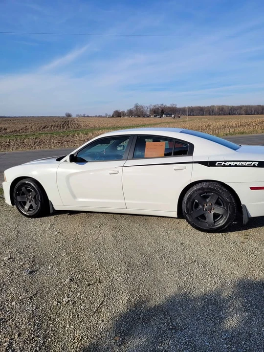 2013 Dodge Charger 7th Gen - Image 2 of 9