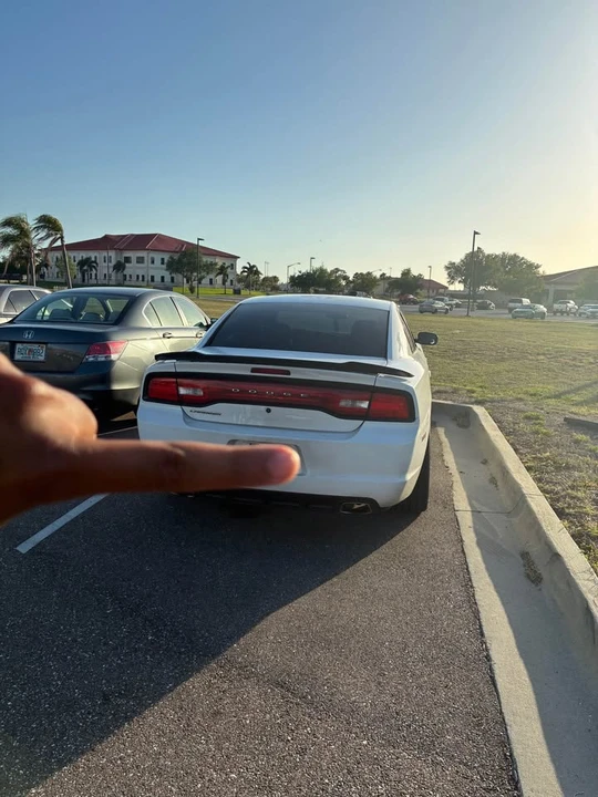 2013 Dodge Charger 7th Gen - Image 4 of 7