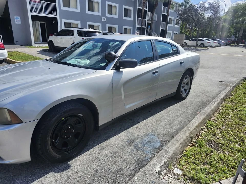 2013 Dodge Charger 7th Gen - Image 4 of 9