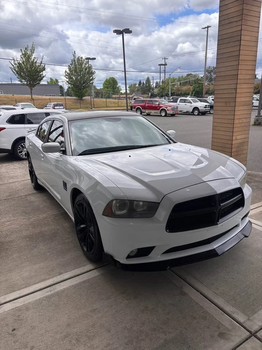 2013 Dodge Charger 7th Gen - Image 2 of 12