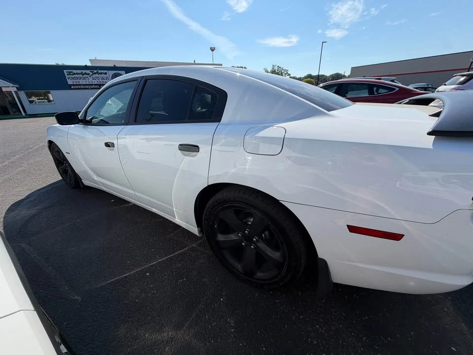 2013 Dodge Charger 7th Gen - Image 4 of 19