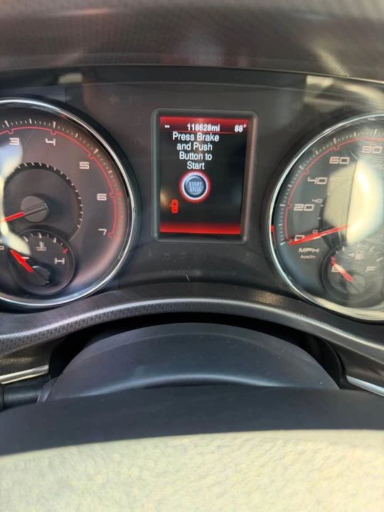 2013 Dodge Charger 7th Gen - Image 16 of 19