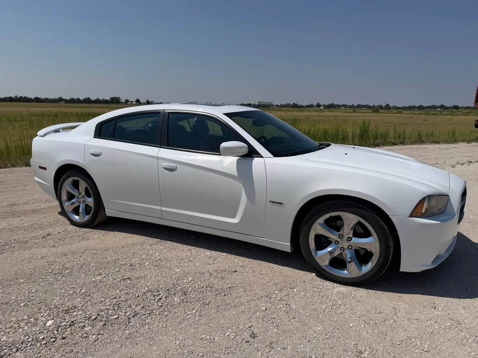 2013 Dodge Charger 7th Gen - Image 2 of 13