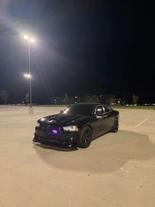 2013 Dodge Charger 7th Gen - Image 2 of 10