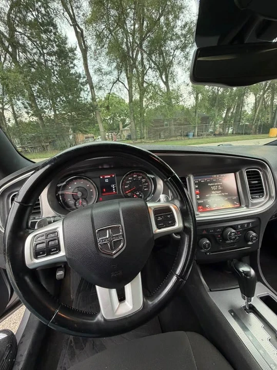 2013 Dodge Charger 7th Gen - Image 5 of 8