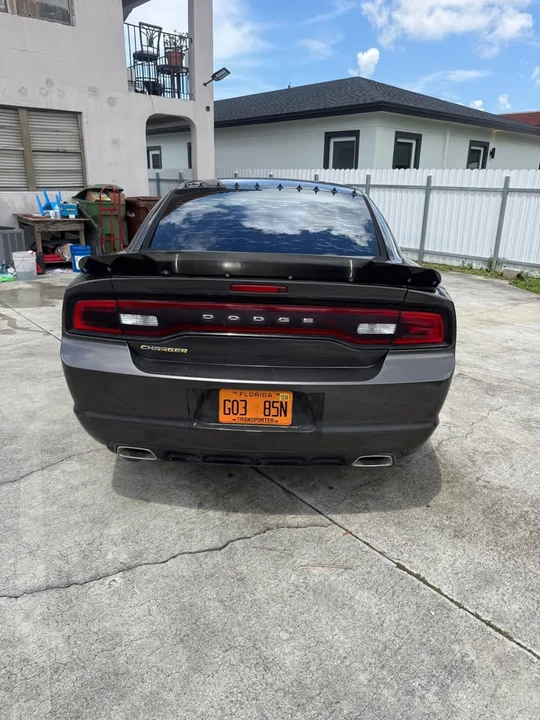 2013 Dodge Charger 7th Gen - Image 5 of 11