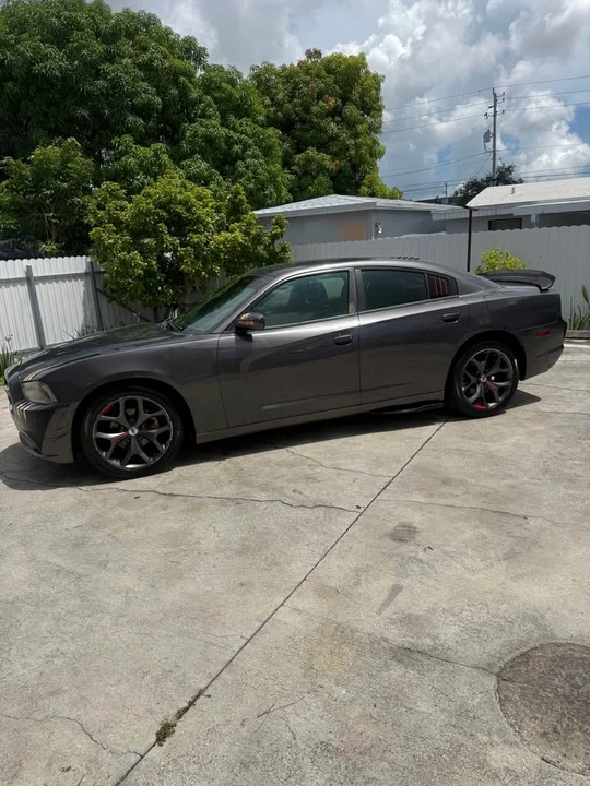 2013 Dodge Charger 7th Gen - Image 2 of 11
