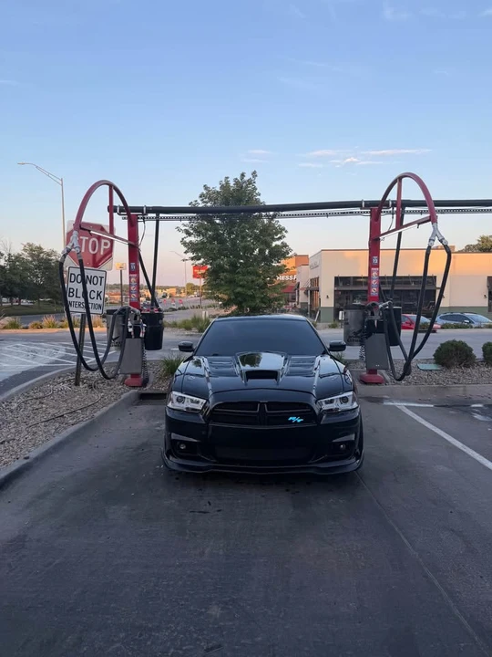 2013 Dodge Charger 7th Gen - Image 5 of 10