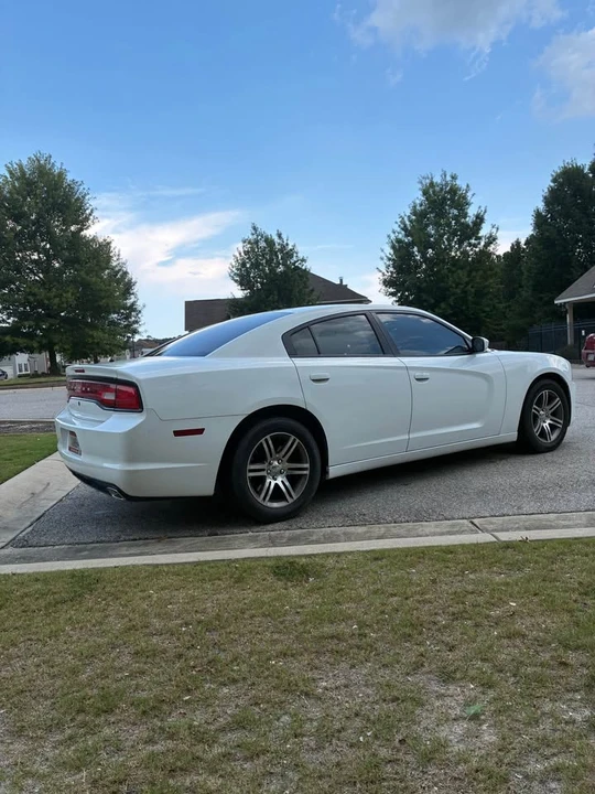 2013 Dodge Charger 7th Gen - Image 4 of 15