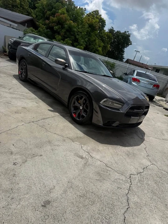 2013 Dodge Charger 7th Gen - Image 4 of 11