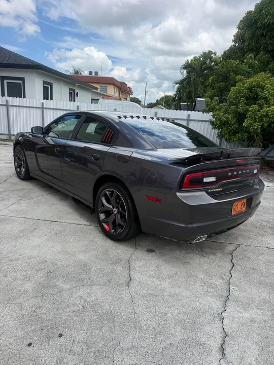 2013 Dodge Charger 7th Gen - Image 6 of 11