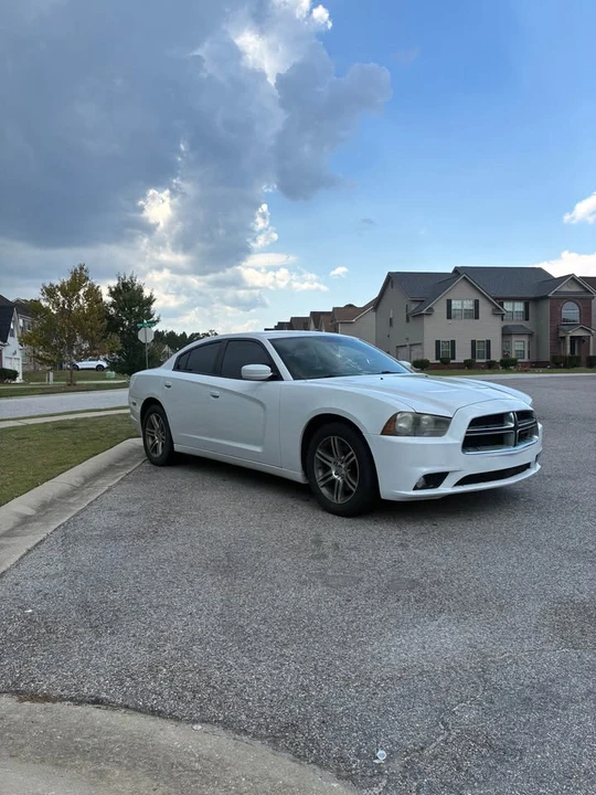 2013 Dodge Charger 7th Gen - Image 3 of 15
