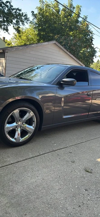 2013 Dodge Charger 7th Gen - Image 2 of 12