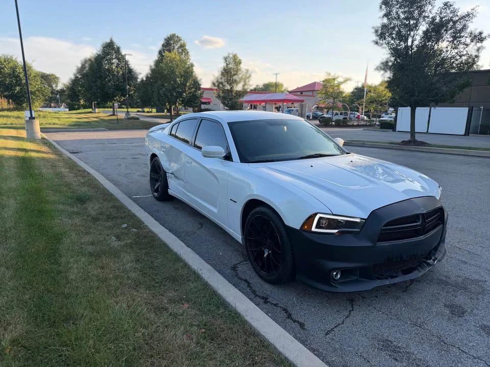 2013 Dodge Charger 7th Gen - Image 3 of 11