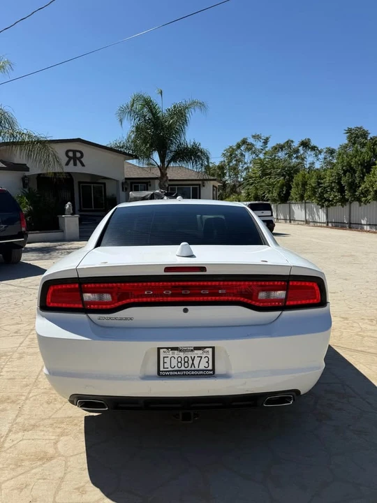 2013 Dodge Charger 7th Gen - Image 4 of 9