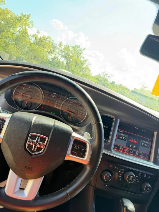 2013 Dodge Charger 7th Gen - Image 11 of 20