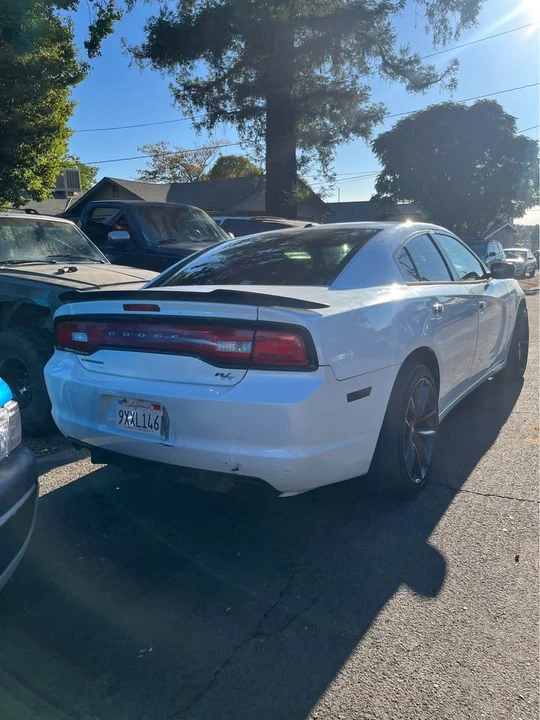 2013 Dodge Charger 7th Gen - Image 3 of 7