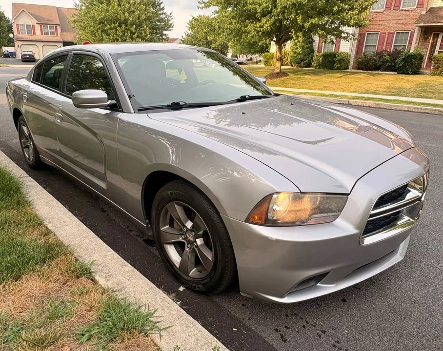 2013 Dodge Charger 7th Gen - Image 5 of 12