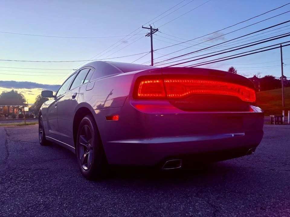 2013 Dodge Charger 7th Gen - Image 2 of 12