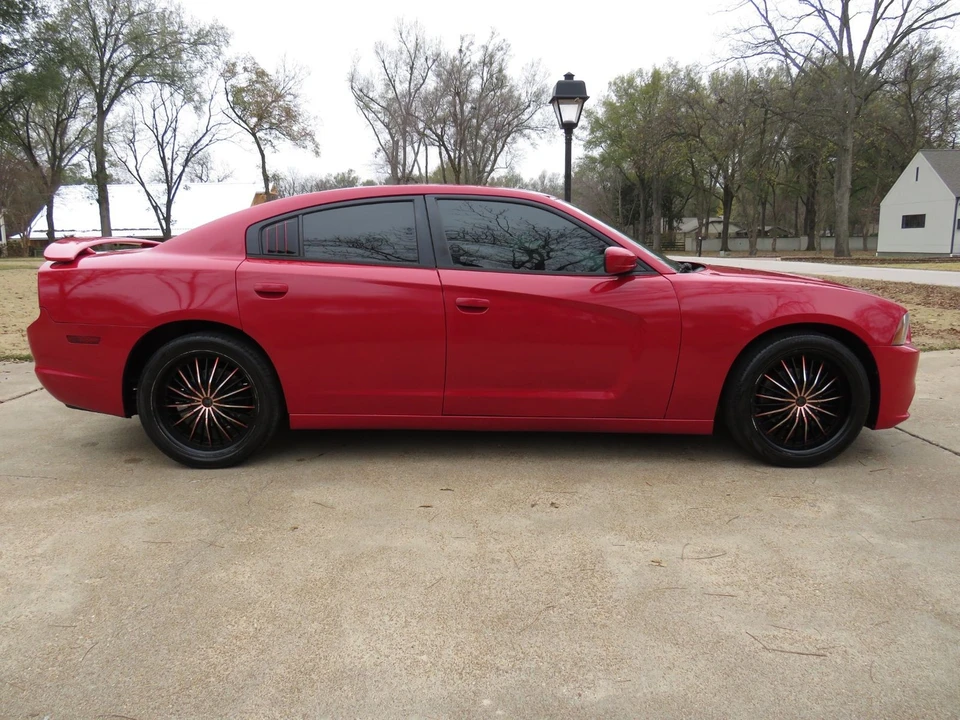 2013 Dodge Charger 7th Gen - Image 11 of 12