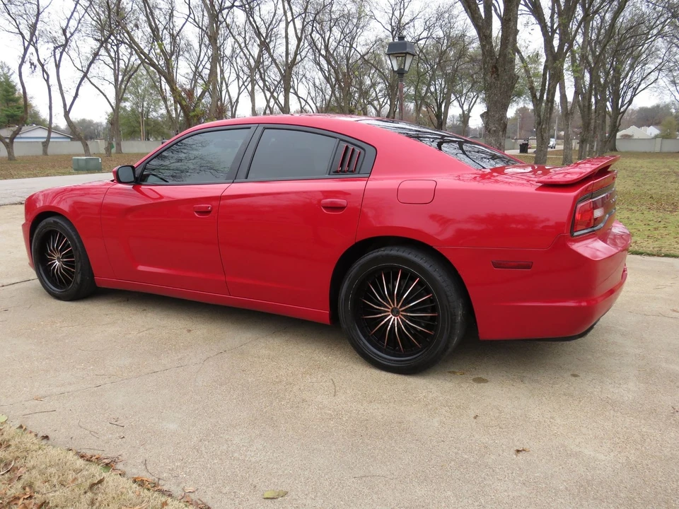2013 Dodge Charger 7th Gen - Image 5 of 12