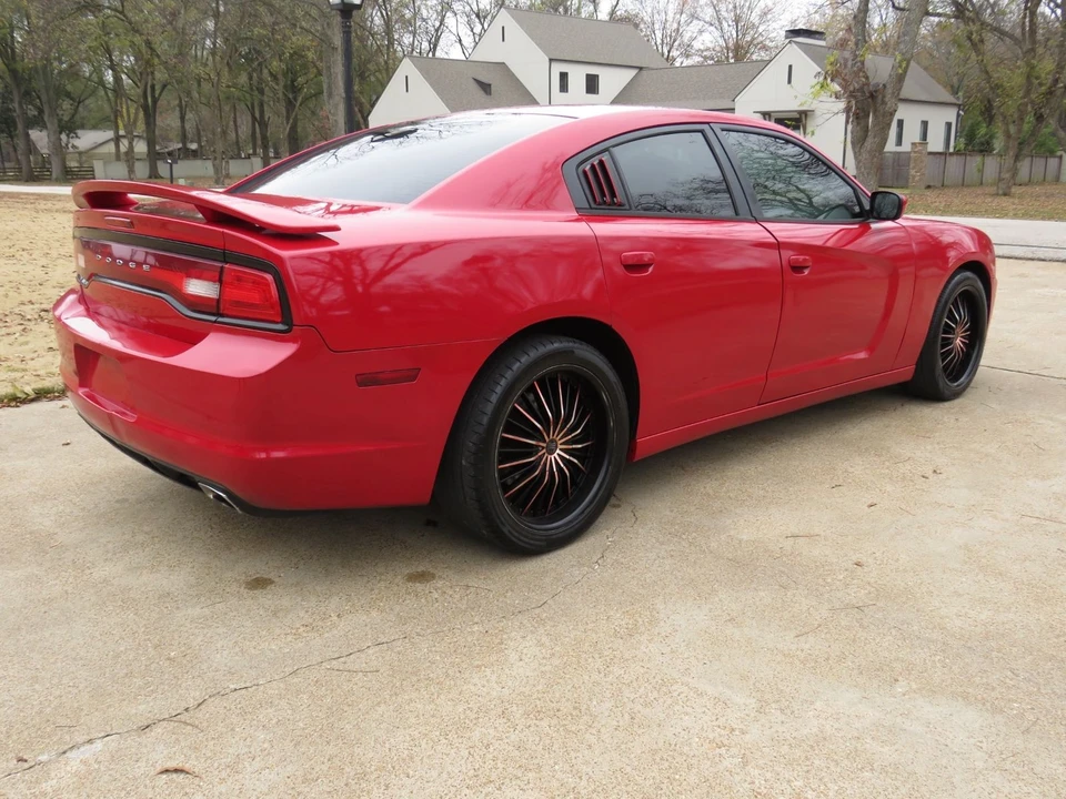2013 Dodge Charger 7th Gen - Image 9 of 12