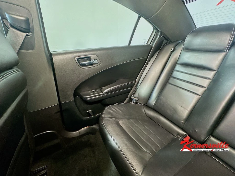 2013 Dodge Charger 7th Gen - Image 12 of 24