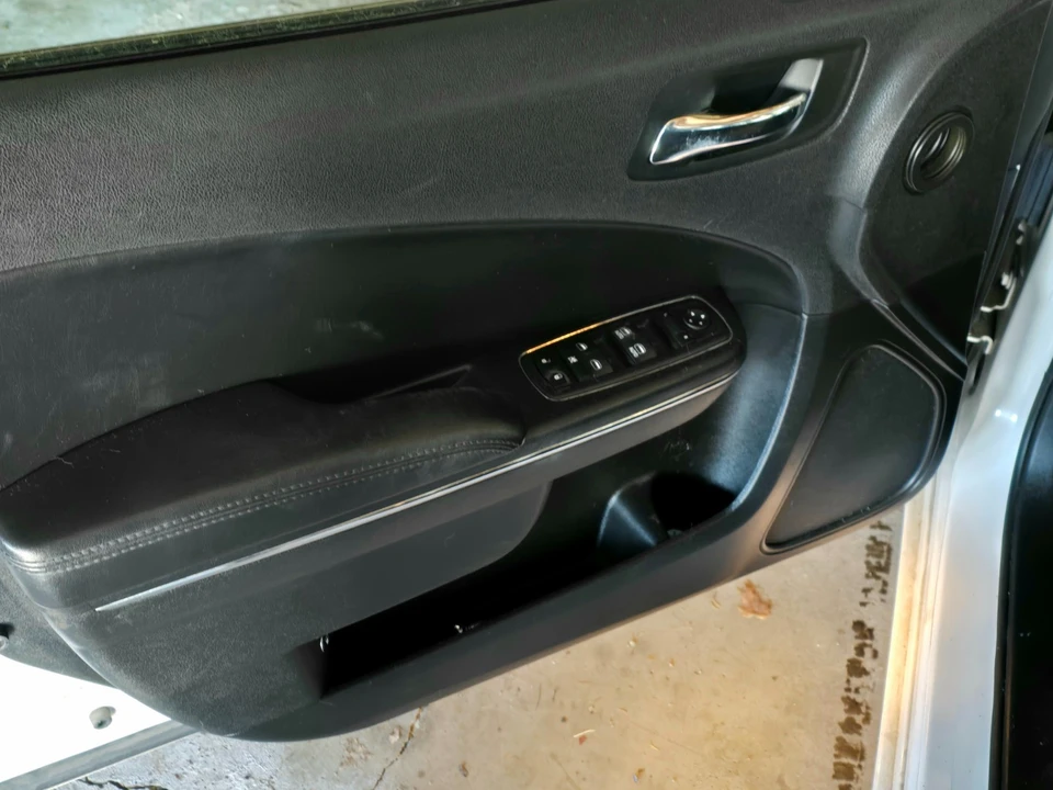 2013 Dodge Charger 7th Gen - Image 17 of 22