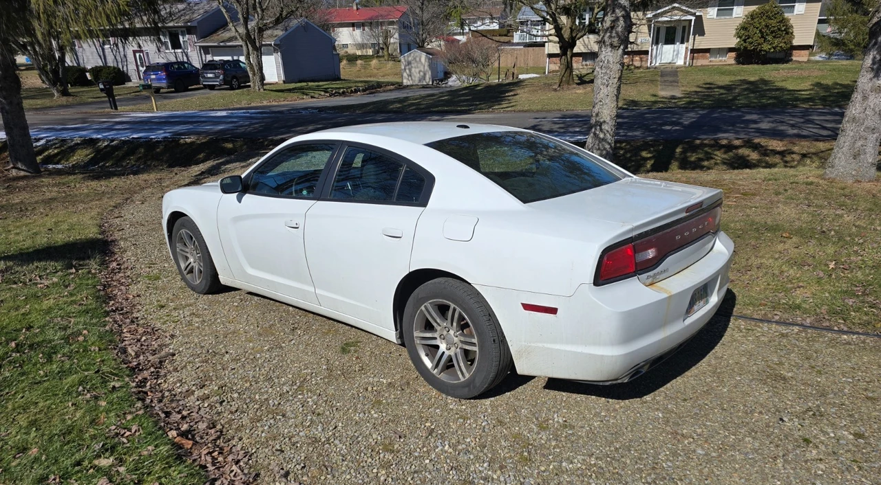 2013 Dodge Charger 7th Gen - Image 4 of 22